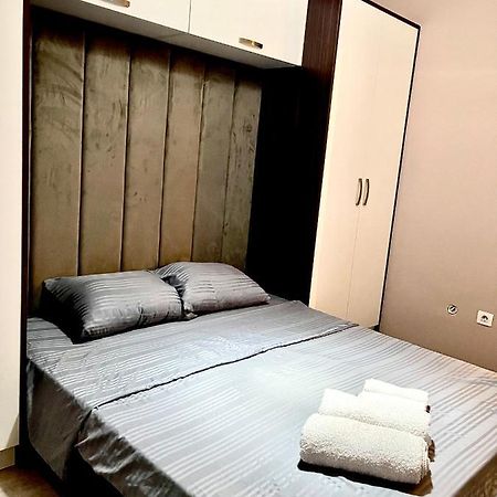 Top Apartment Pristina Exterior photo